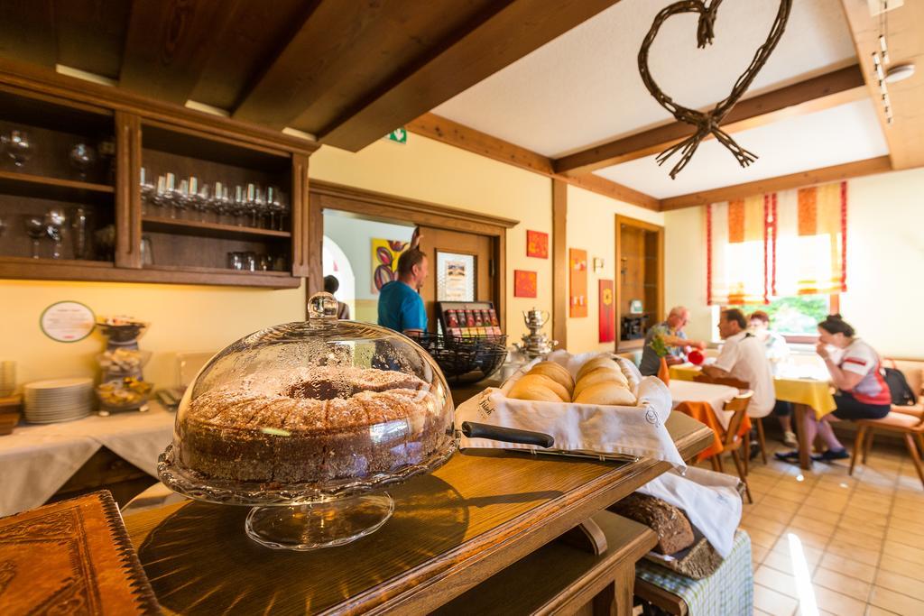 Pension Julia & Haus Elisabeth - Wallner'S Hofheuriger & Weinhof Mörbisch am See Esterno foto